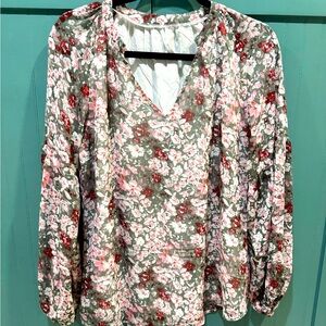 Pink burgundy and gray V-neck Amazon shirt